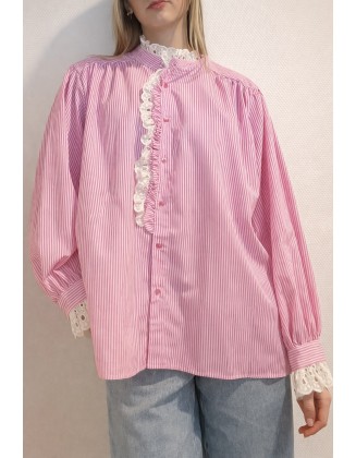 Chemise rose à rayures avec...
